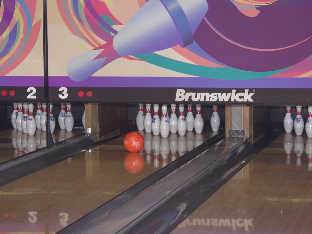 Penzion Raketa Bowling Opava Kültér fotó