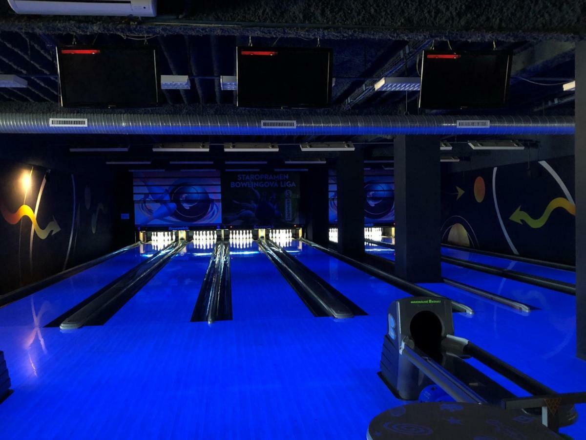 Penzion Raketa Bowling Opava Kültér fotó