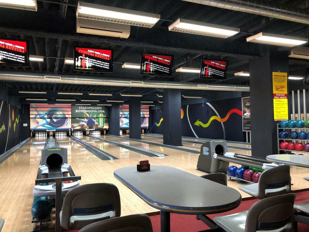 Penzion Raketa Bowling Opava Kültér fotó